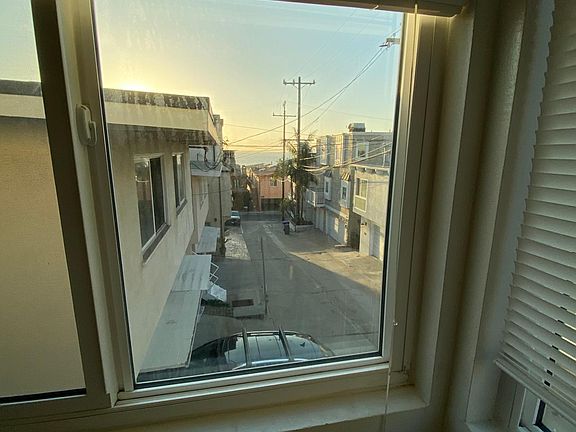 4th image of 130 Rosecrans Pl