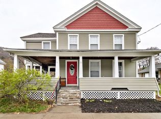 15 Maple St, Chester, MA 01011