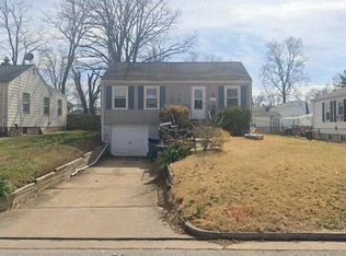 10024 Lackland Rd, Saint Louis, MO 63114