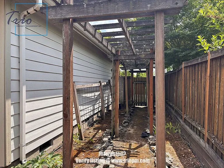 3365 Gilham Rd — Photo 3