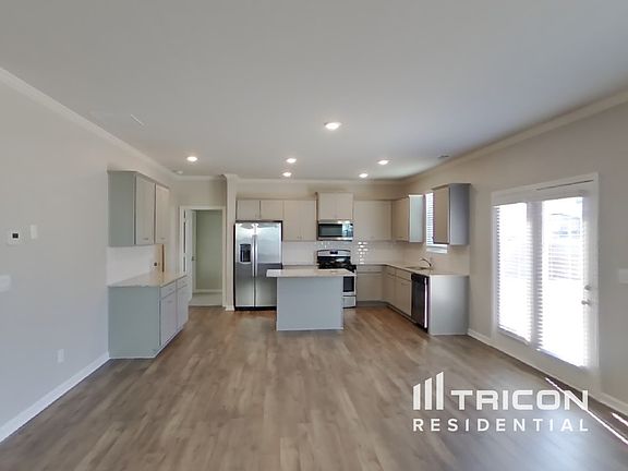 3rd image of 4241 Oakhurst Dr