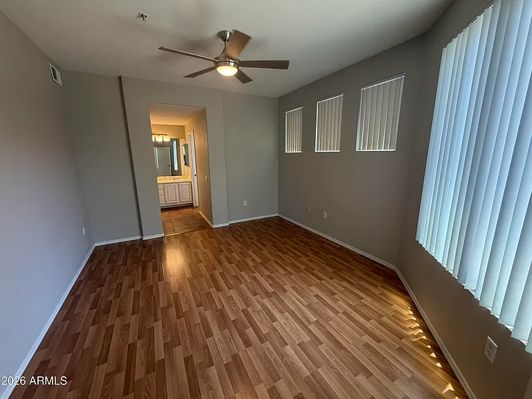 420 W 1st St #221 — Photo 9