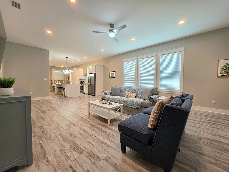8088 Carmel Cir — Photo 17