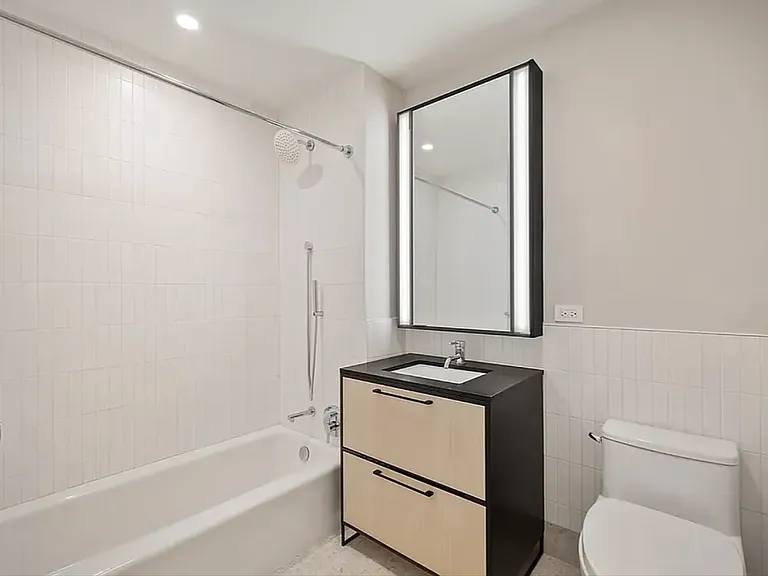 153-10 88th Ave #528 — Photo 12