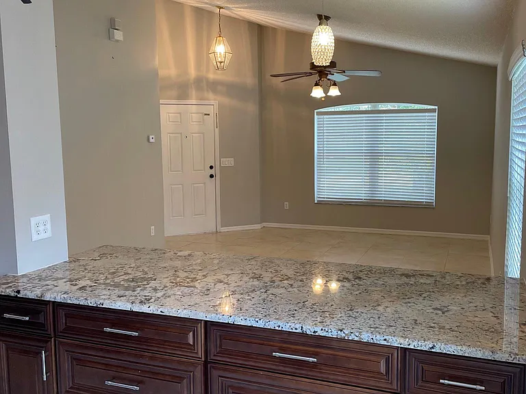 2562 Brookstone Dr — Photo 5