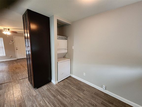 5th image of 3406 Drew St #A