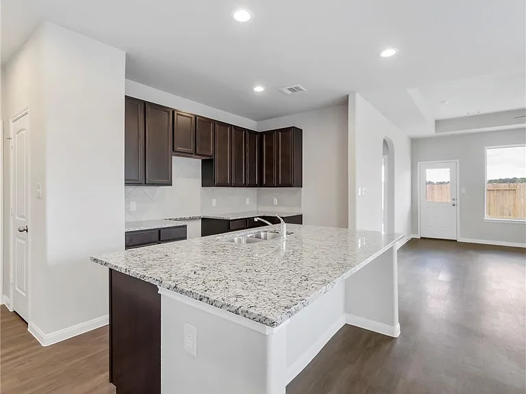 5763 Paseo Pl — Photo 6