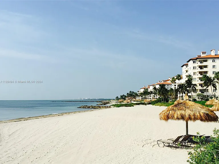 19117 Fisher Island Dr #19117 — Photo 53
