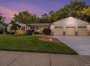 45920 Green Valley Rd, Plymouth, MI 48170