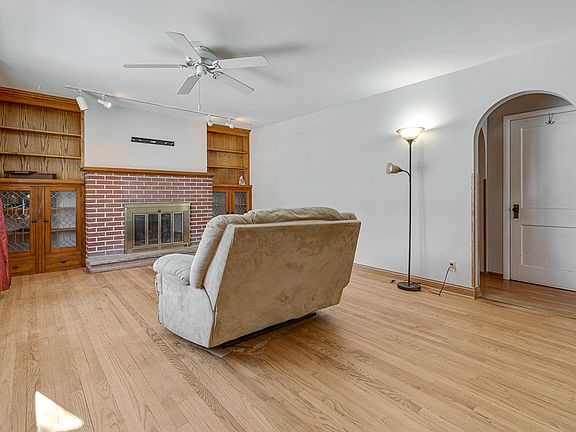 4th image of 5610 Riverview Dr