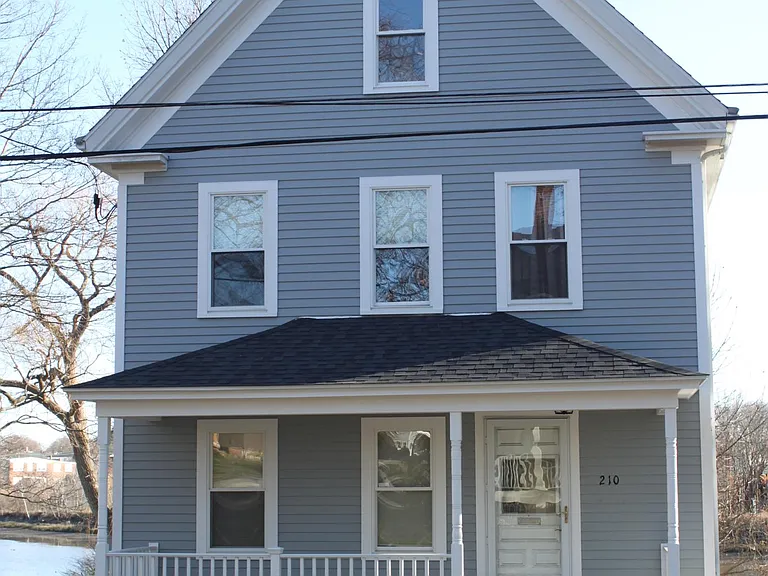 210 Clinton St — Photo 1