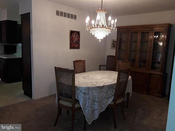 5th image of 1618 Borbeck Ave