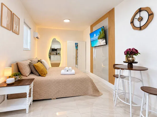 7740 Juniper St #Id1695028p, Hollywood, FL 33023