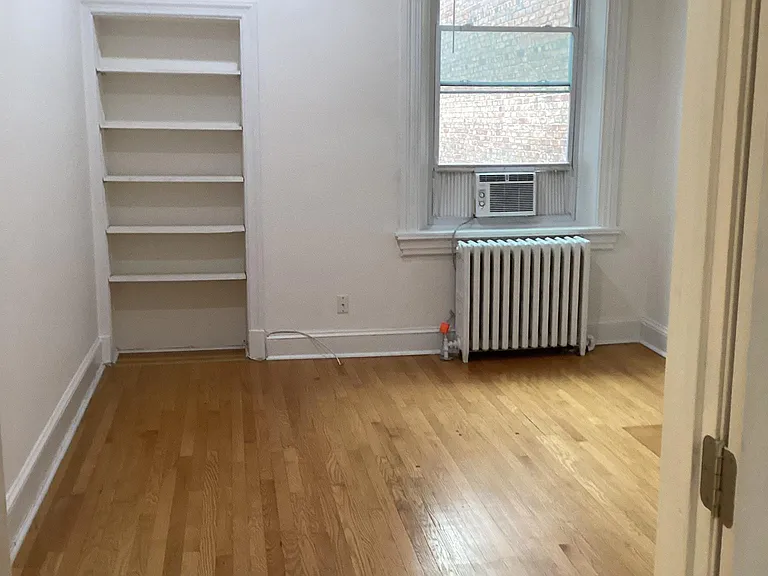 819 Park Ave #5 — Photo 5