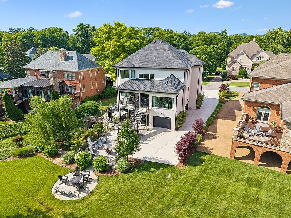 1st image of 5207 Country Club Dr