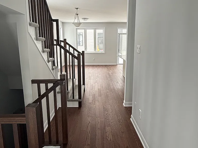 731 Fairline Row N — Photo 5