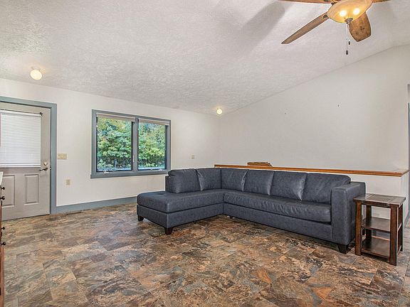 5th image of 3488 N Lakeshore Dr