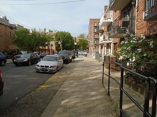 Rented by 18 REALTY | media 10