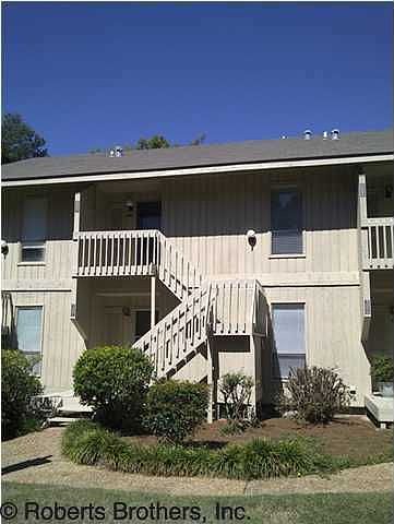 2nd image of 2067 Seacliff Dr N
