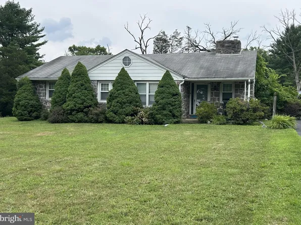 2122 Yarnall Rd, Pottstown, PA 19464
