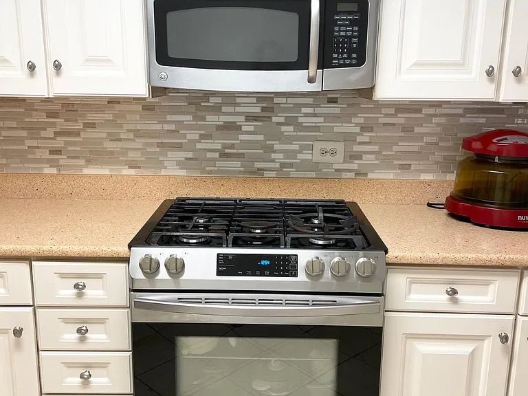 8315 N Brook Ln — Photo 4