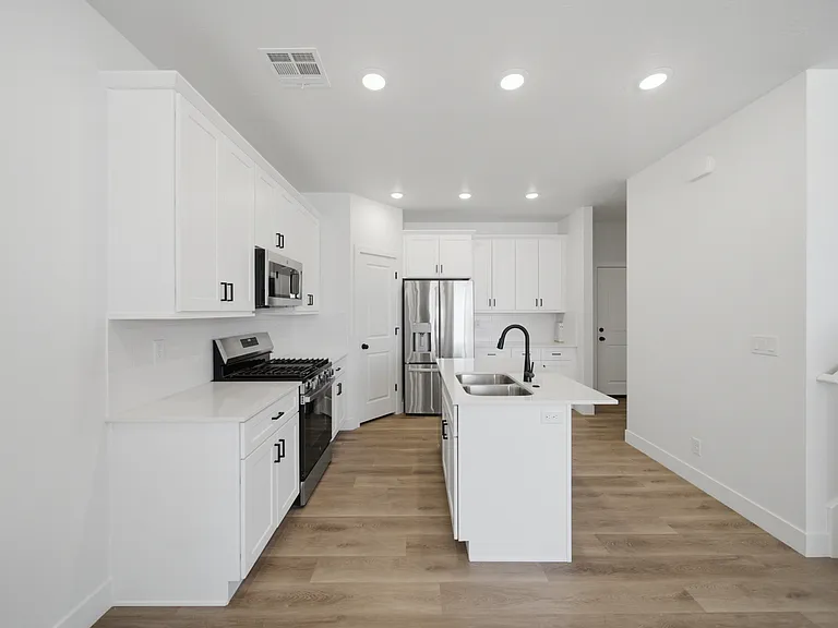 895 W Boxthorn Dr — Photo 10