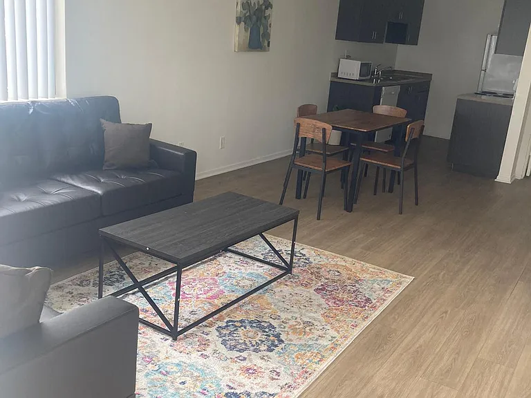 Mardigras Apartments — Photo 2