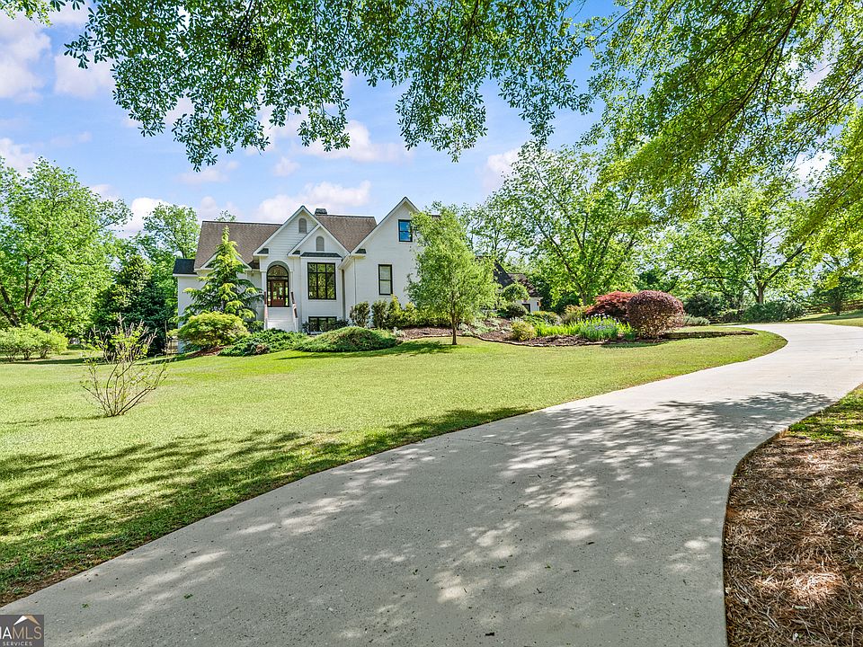 1st image of 1110 Summit Cir