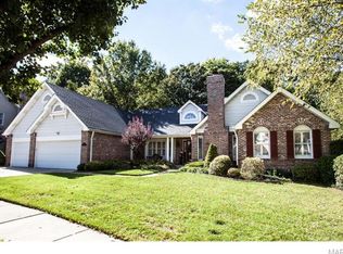 15823 Cedarmill Dr, Chesterfield, MO 63017