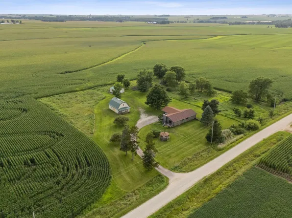 14009 120th St, Maynard, IA 50655