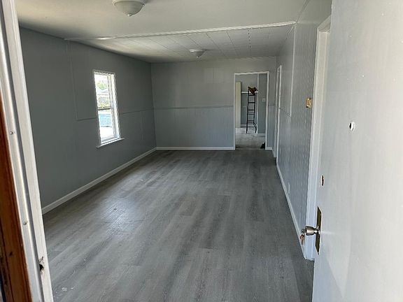 3rd image of 3528 Winter St