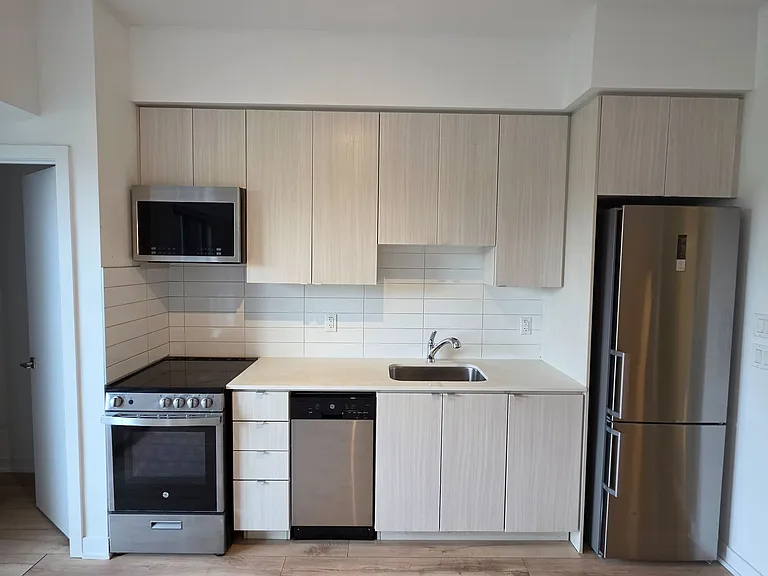 2433 Dufferin St #208 — Photo 36