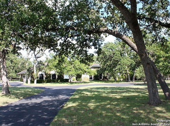2nd image of 101 Elm Springs Dr