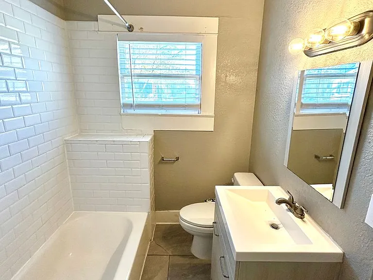 502 E Laurel — Photo 12