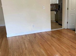 4 Overlook Ave, Great Neck, NY 11021