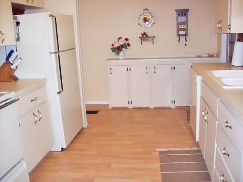 2nd image of 1204 Crest Ct