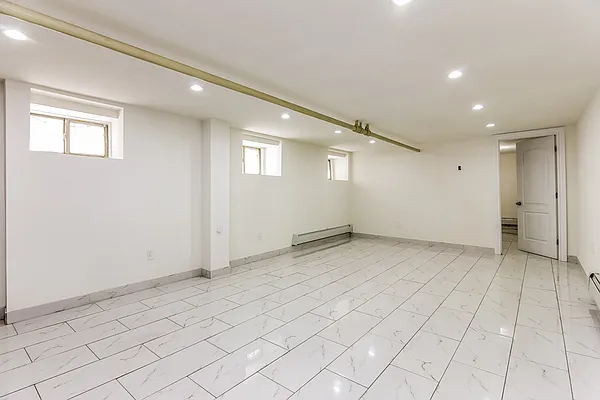 Sold by (Legacy) Online Homes, LLC | media 21