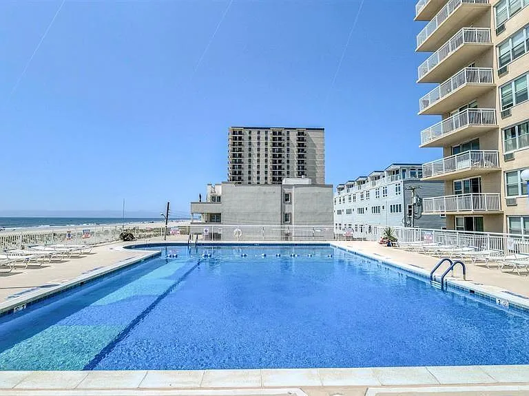 9400 Atlantic Ave #305 — Photo 21