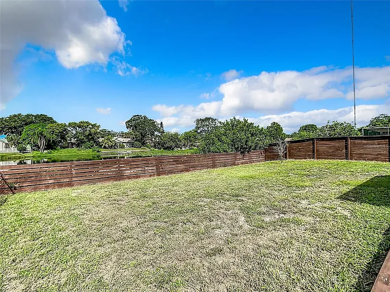 1203 Mandarin Dr — Photo 31