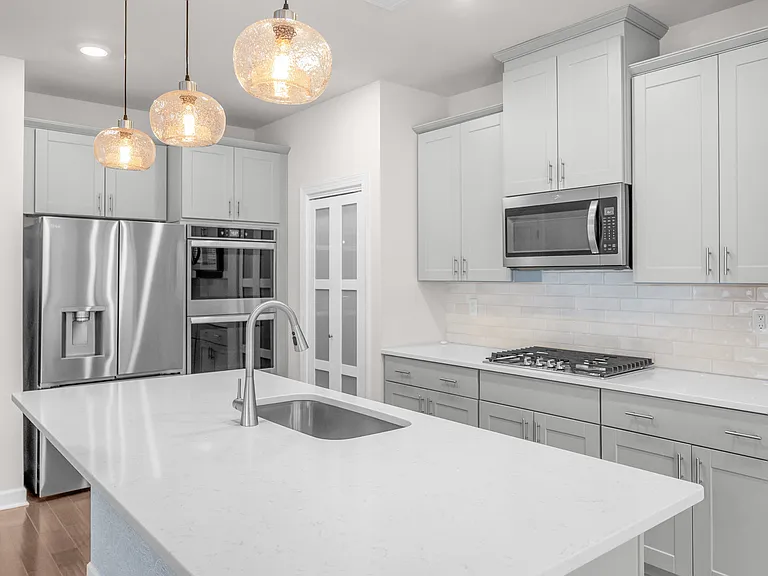 6407 Barcelona Way — Photo 9