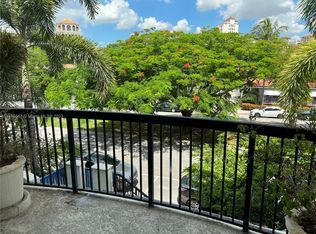 50 Alhambra Cir #TOWNHOUSE 103, Miami, FL 33134