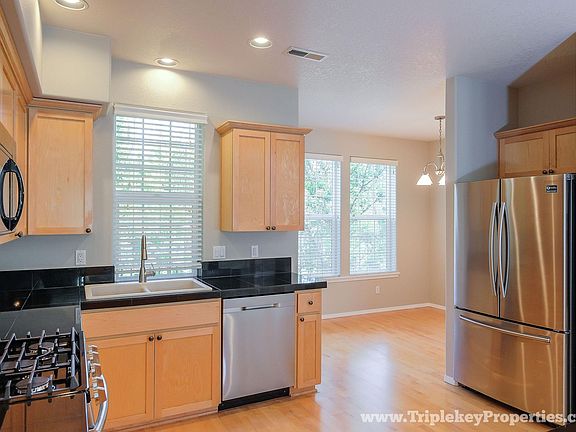 4th image of 5809 NE Orenco Gardens Dr