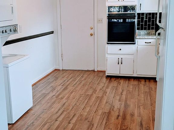 2nd image of 412 Woodview Ave