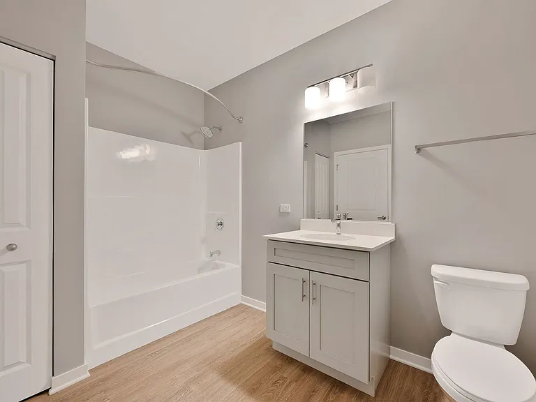 Lincoln Station Rowhomes — Photo 32