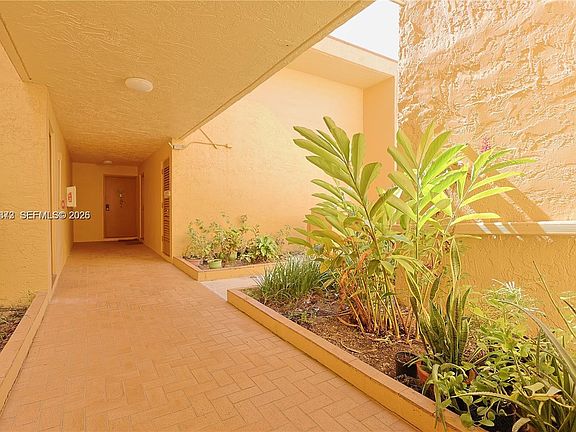 3rd image of 9340 W Flagler St APT 104B