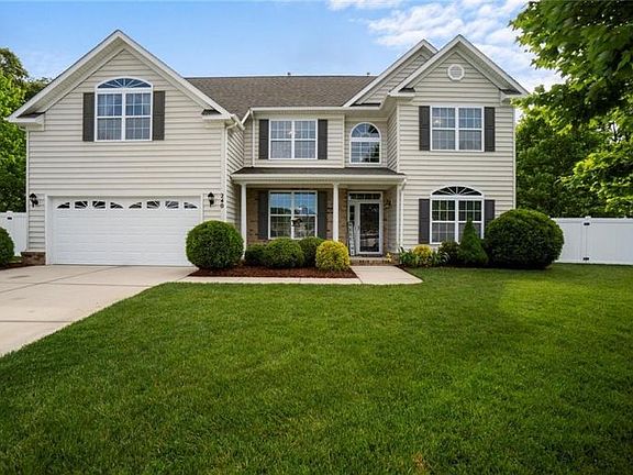 3rd image of 240 Castleberry Dr