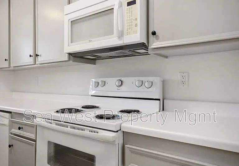 820 Encinitas Blvd #202 — Photo 16