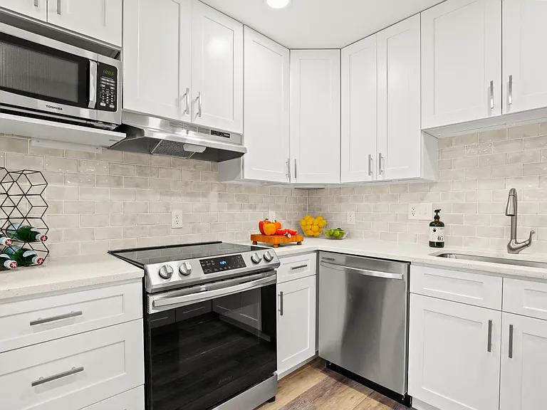 3527 Nottingham Ct #2 — Photo 3