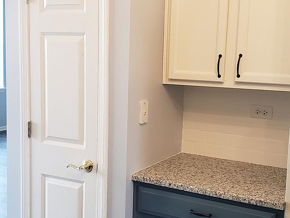 5th image of 2920 Glacier Way Unit C