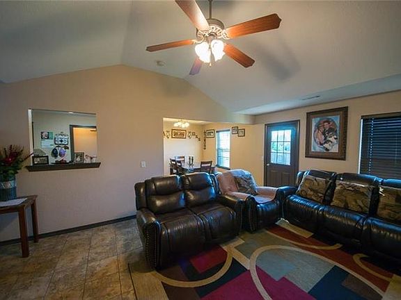 5th image of 404 Chip Dr
